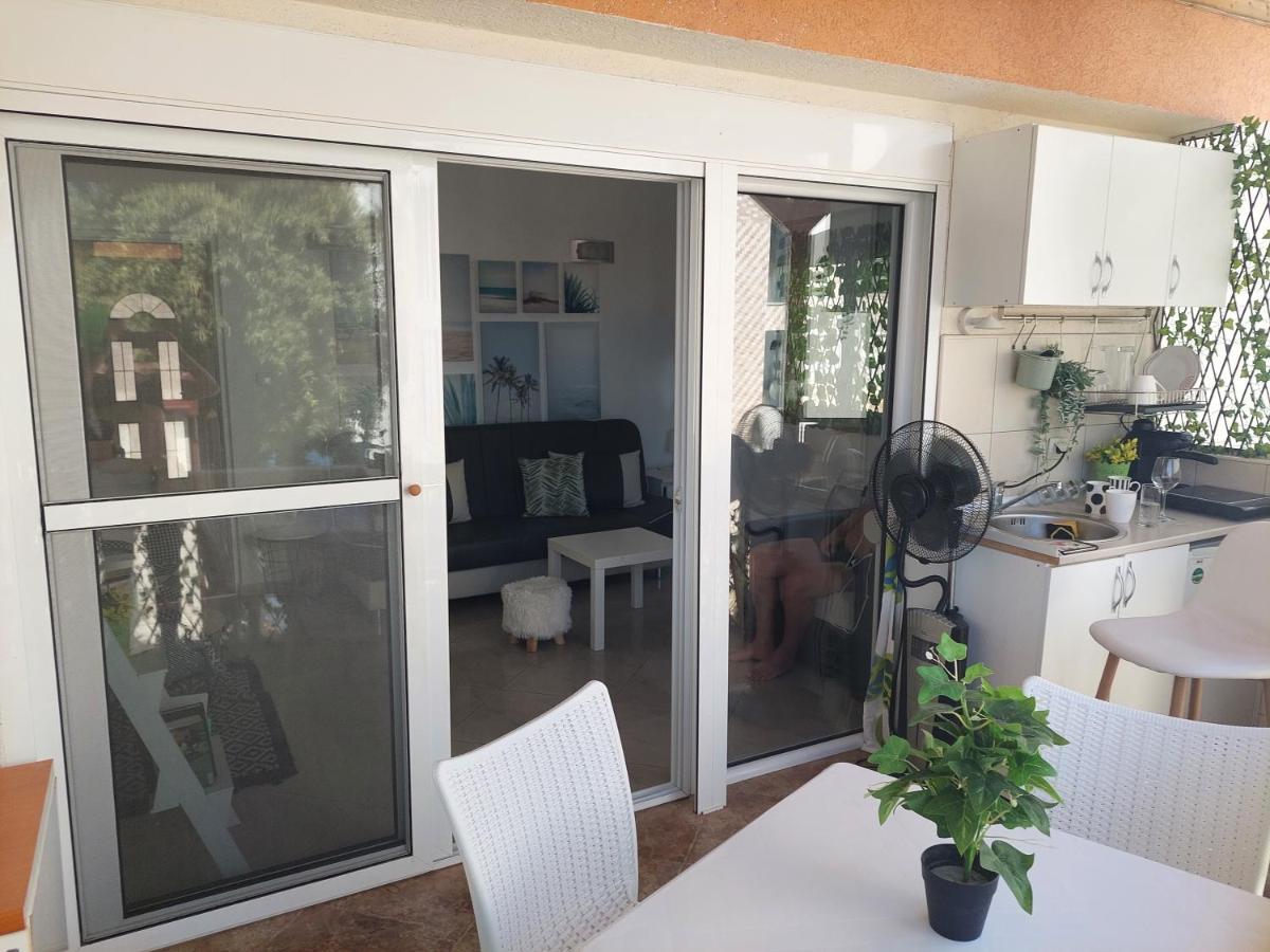 Beach Apartment With Beach Chairs N.1 Utjeha-Bušat Eksteriør billede