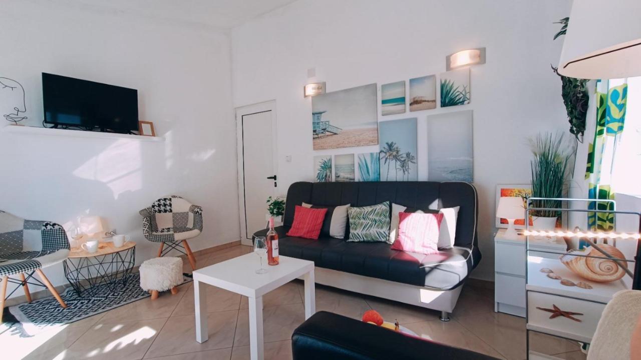Beach Apartment With Beach Chairs N.1 Utjeha-Bušat Eksteriør billede