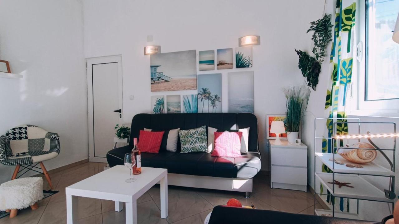 Beach Apartment With Beach Chairs N.1 Utjeha-Bušat Eksteriør billede