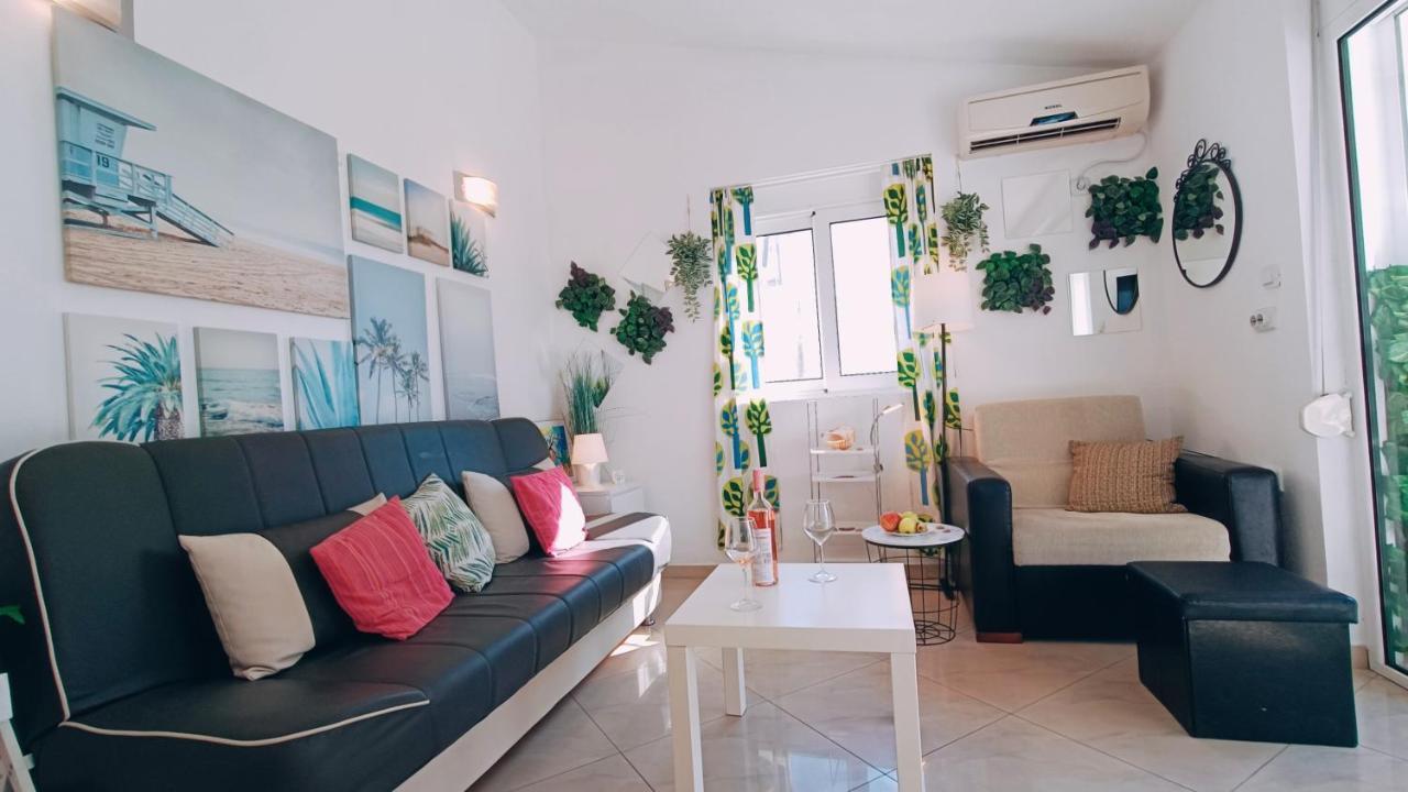 Beach Apartment With Beach Chairs N.1 Utjeha-Bušat Eksteriør billede