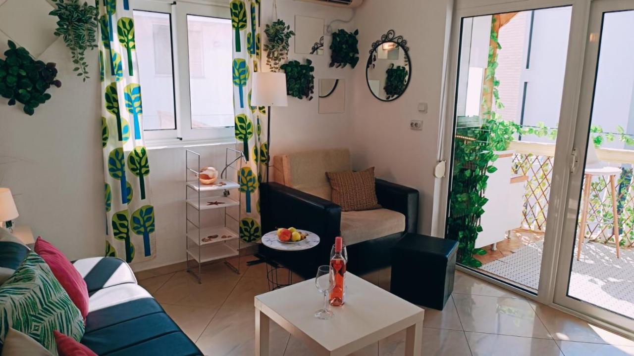 Beach Apartment With Beach Chairs N.1 Utjeha-Bušat Eksteriør billede