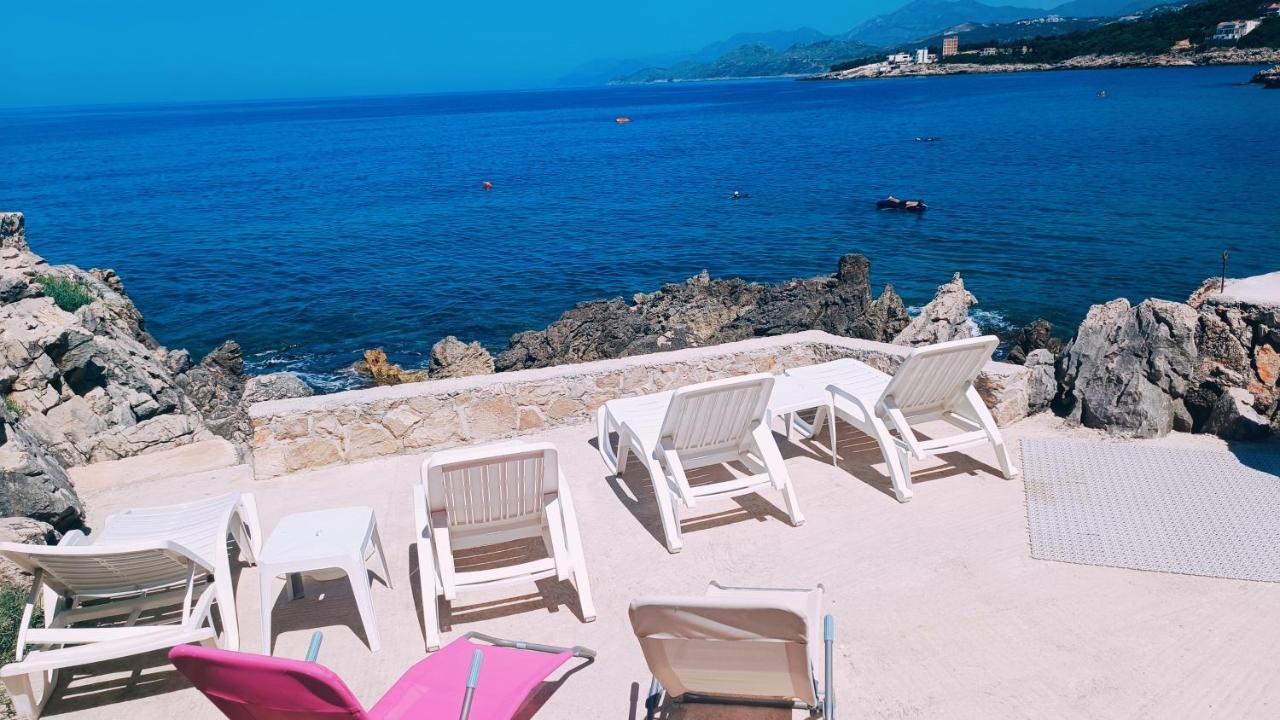 Beach Apartment With Beach Chairs N.1 Utjeha-Bušat Eksteriør billede
