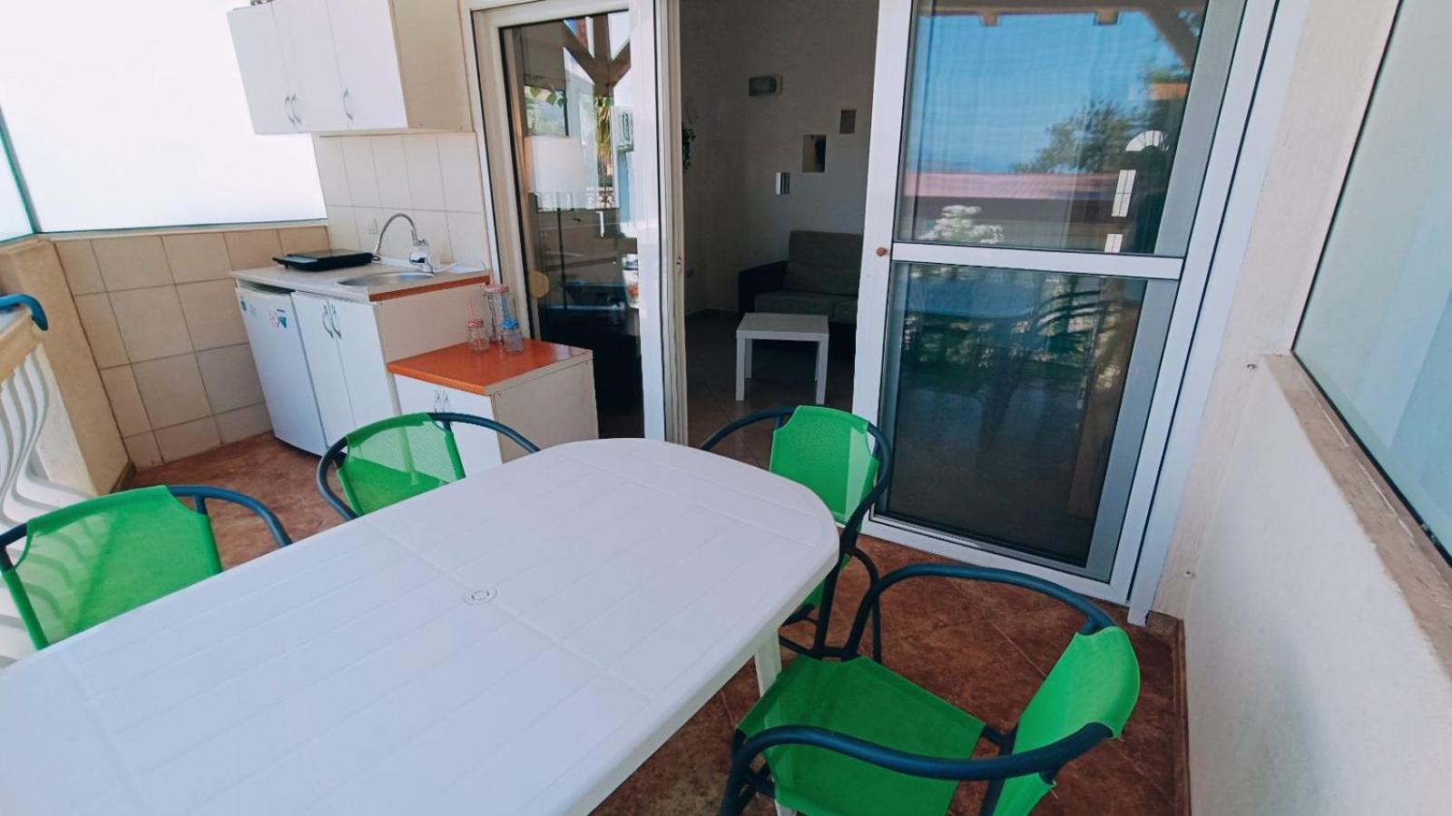 Beach Apartment With Beach Chairs N.1 Utjeha-Bušat Værelse billede